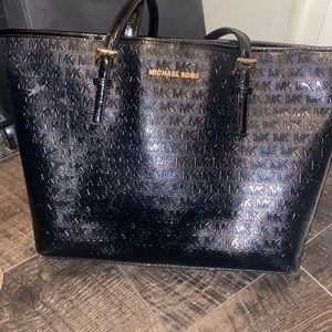 Beautiful Michael kors purse!